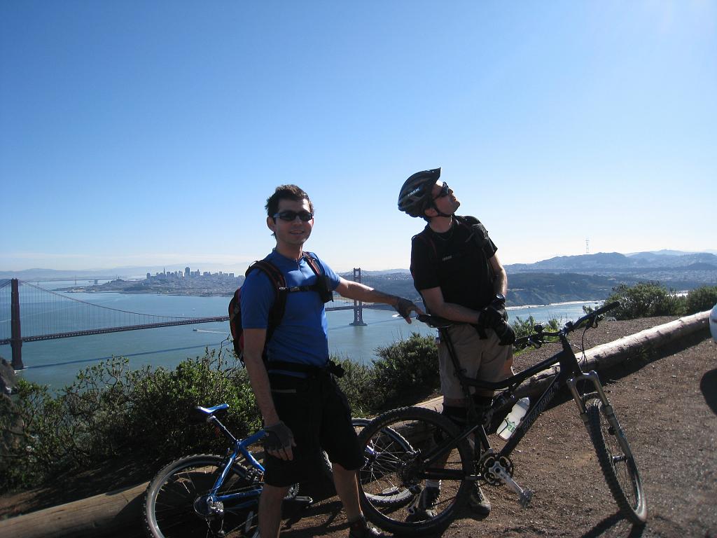 IMG_1919 Ali and Ergin with view of the Golden Gate Bridge and San Francisco